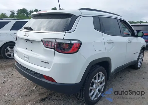 2022 Jeep Compass Latitude Lux 4X4 из США, поврежденный, VIN 3C4NJDFB7NT181093